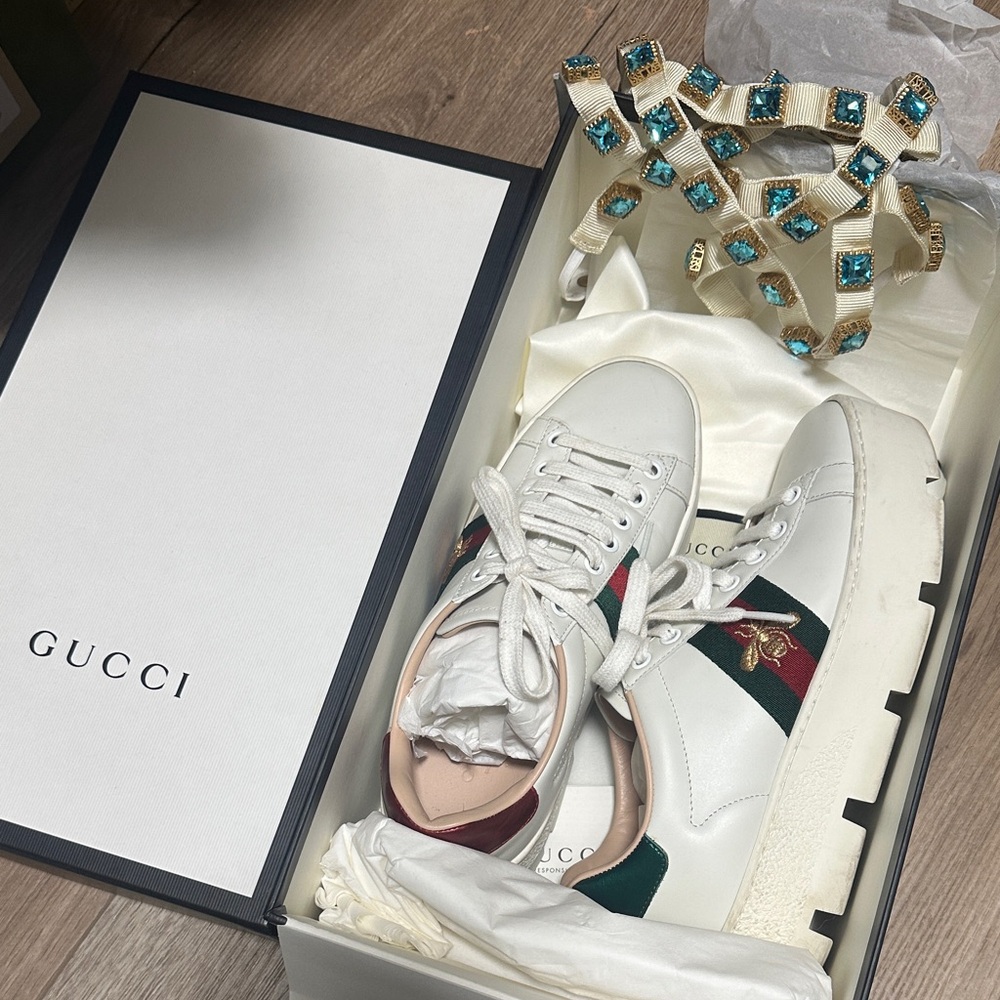 Gucci White Leather Sneakers with Green and Red Accents